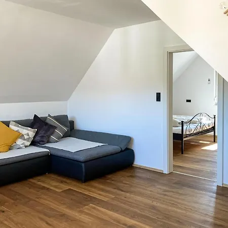 Stunning In With Wifi, Heated Swimming Pool And 2 Bedrooms *